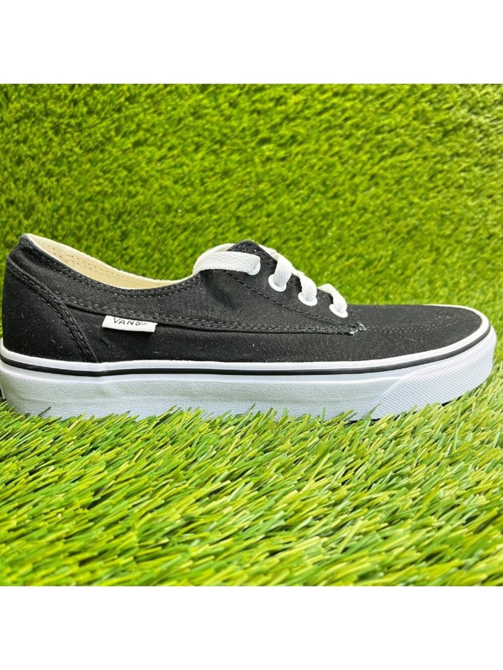 Vans Brigata Womens Size 8 Black White Athletic Skate Walking Shoes Sneakers